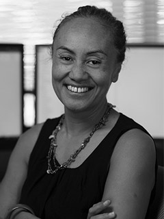 Folasāitu Professor Julia Ioane